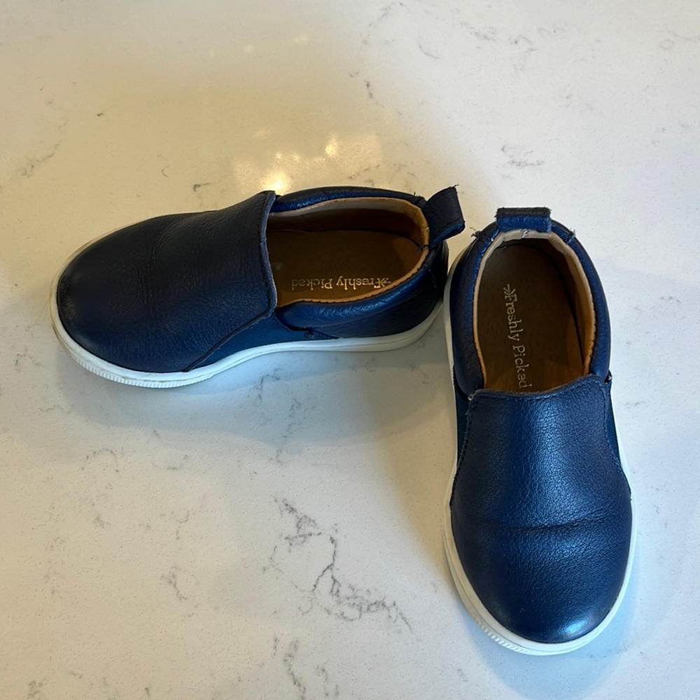 Freshly Picked Navy Slip-on Leather Sneakers